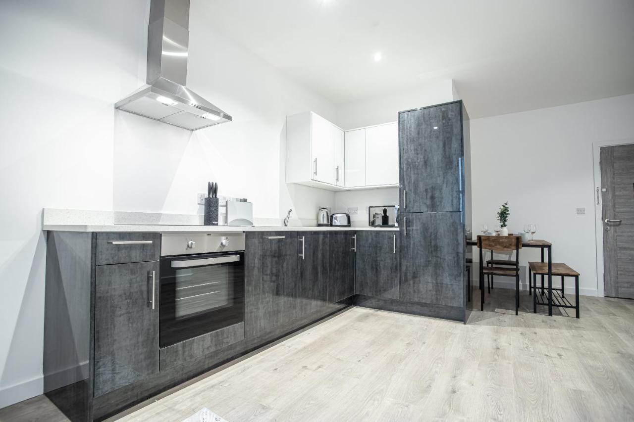 Two Bedroom - Central Peterborough Apartment - Bayard Apartments Exterior foto